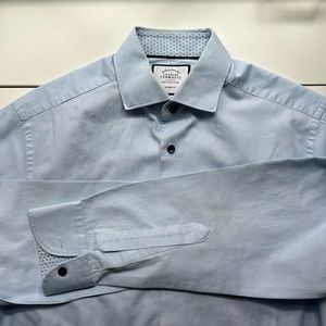 Dress shirt dark blue boutons!
